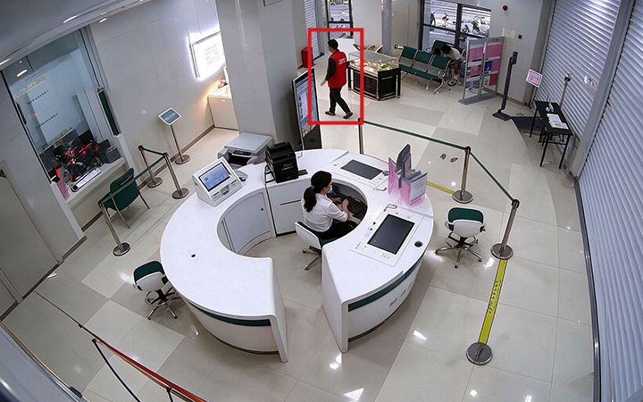 红马甲离岗检测