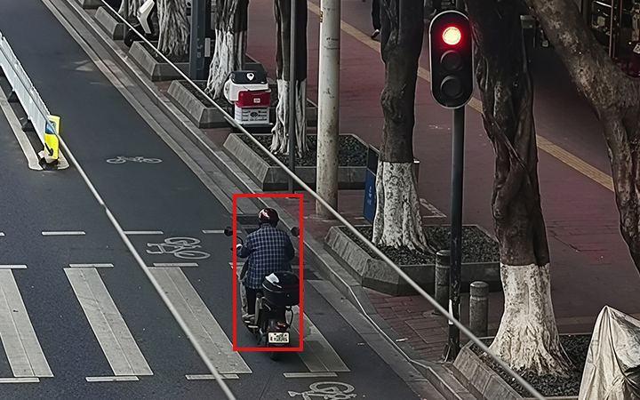 非机动车闯红灯检测